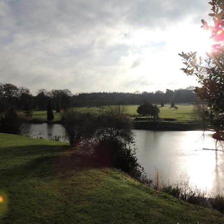 Mannings Heath Hotel Horsham Exteriör bild