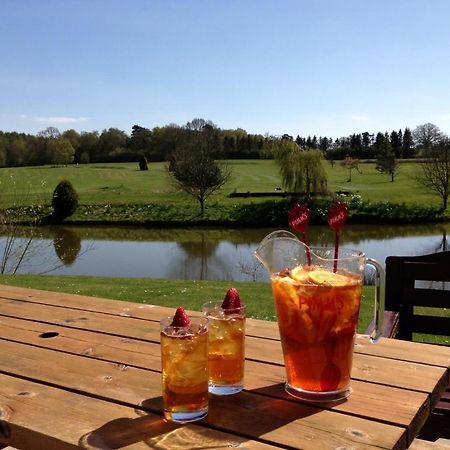 Mannings Heath Hotel Horsham Exteriör bild